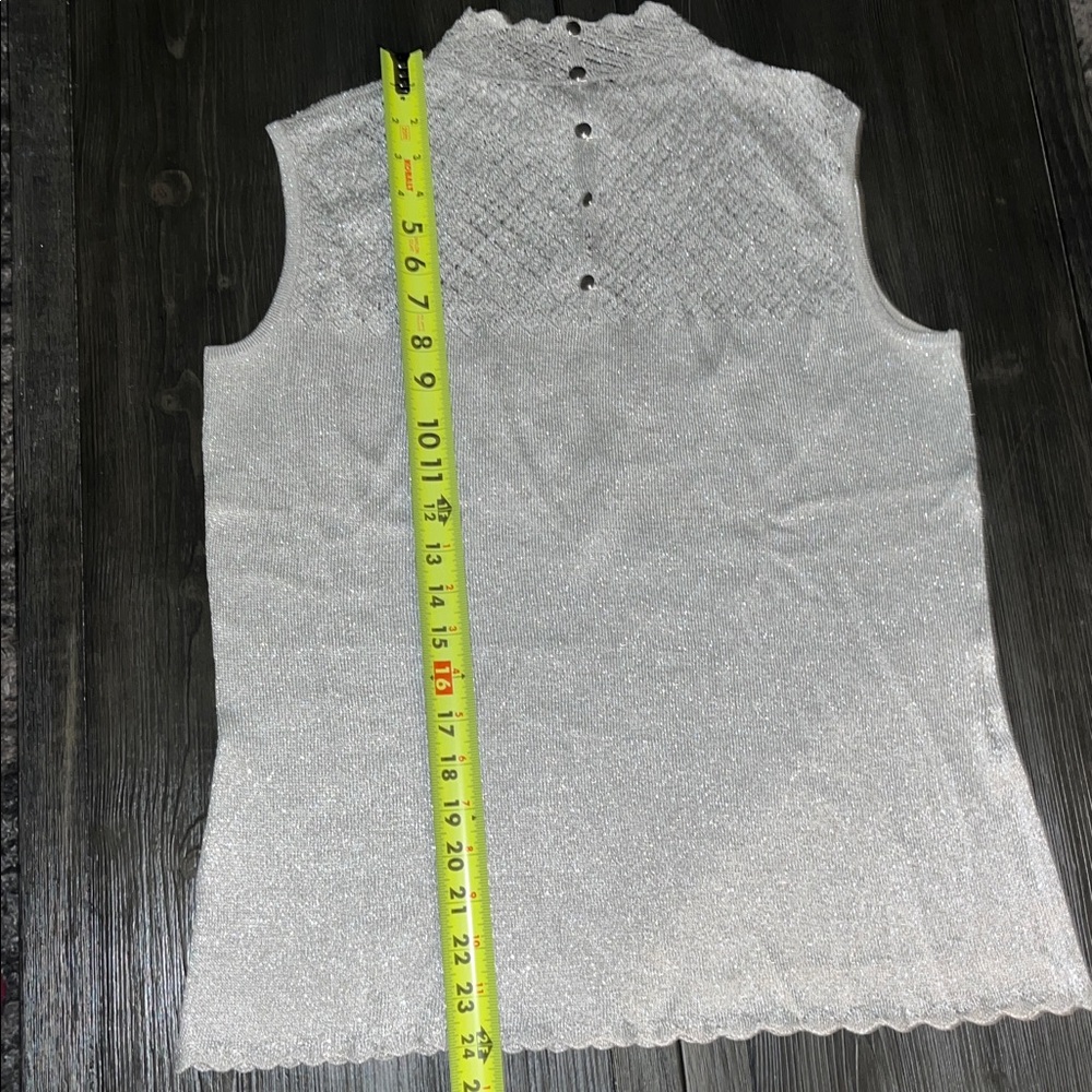 Elegant Silver Lace Women's Top Vintage st. John Size med beautifully made. - Picture 15 of 15